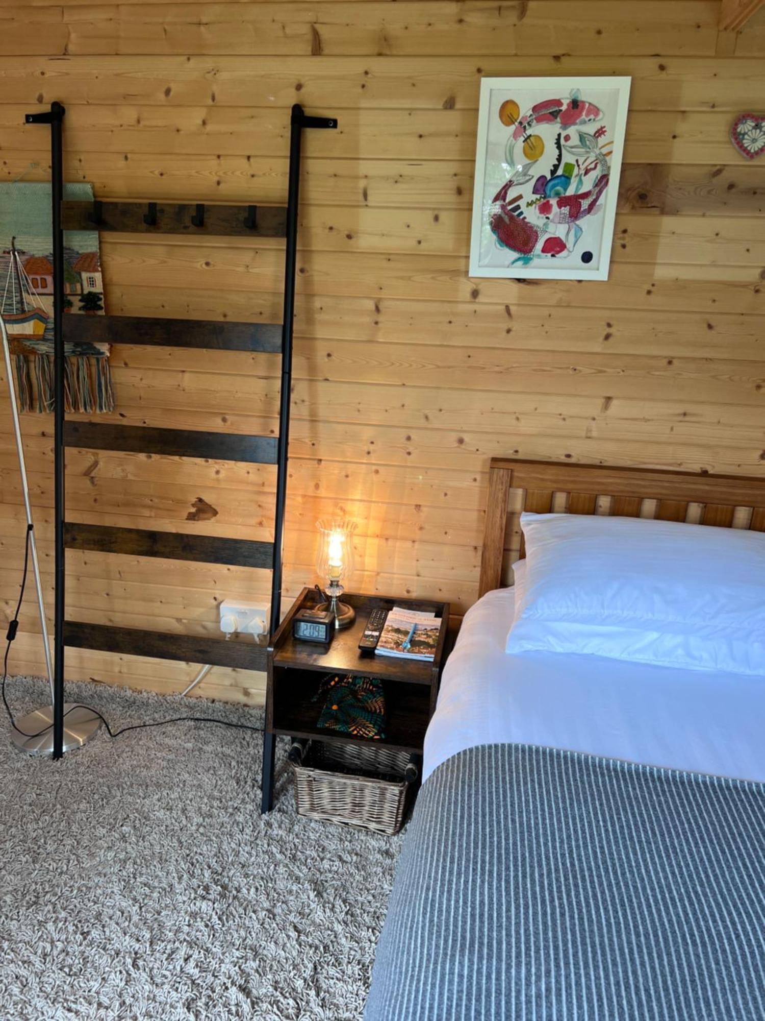 The Cabin Bradford-On-Avon Екстериор снимка